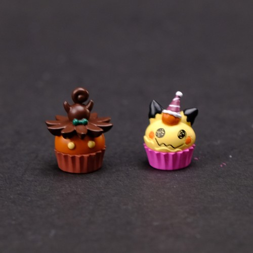 Handheld cake